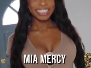 Mia mercy krijgt vernietigd door monster penis en zwaluwen 2 groot massa